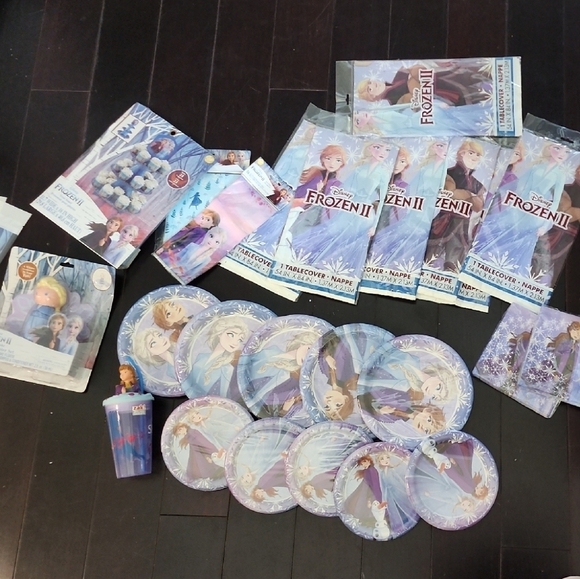 Other - Party Supplies Set - Blue and Purple